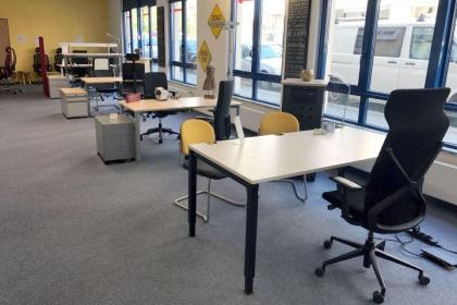 325 qm Büromöbel & Bürostühle-Ausstellung direkt in Leipzig