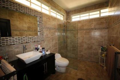 Traumhafte Strand Villa mit Gästehaus in Las Canas