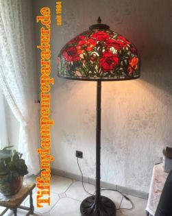 Fensterbankstele in der Glaskunst Galerie Mülheim & TIffany Lampen Reparatur Kli