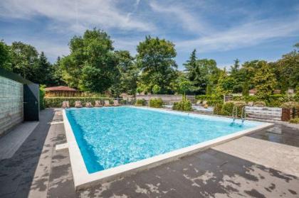 Romantisches Holz Chalet mit schönem Garten und Sonnenterrasse in Harderwijk (Ni