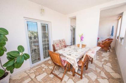 Villa Polajner -Ferienwohnung direkt am Meer in Dalmatien