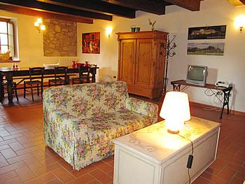 Toskana - günstige renovierte Ferienwohnungen auf einem Bauernhof