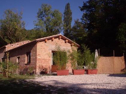 Ferienhaus auf kleinen Campingplatz mit Pool in der 