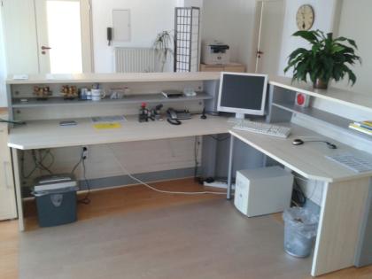 Empfangstheke, Kundentheke, Rezeptionstresen, Büroarbeitsplatz