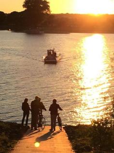 Zu vermieten Mobilheim am Wasser in Holland mit Sandstrand eine Stunde vom Ruhrg