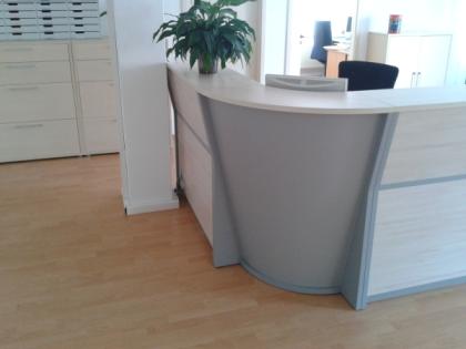 Empfangstheke, Kundentheke, Rezeptionstresen, Büroarbeitsplatz