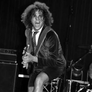 Angus und Brian für ACDC Tribute Band nahe Salzburg gesucht !