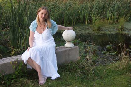 Kristallschädel Medium Rückführung Astrologie Reiki Channeling