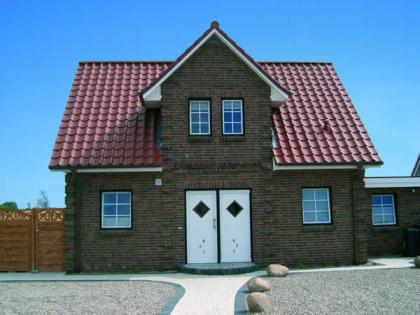 Ostsee-Ferienhaus Jona mit Sauna, WLAN, Whirlpool und Kamin in Schönberg-Brasili