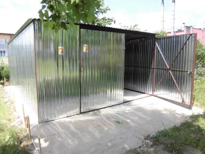 4x6 verzinkte Blechgarage mit Dachschräge nach hinten, mit Doppeltür