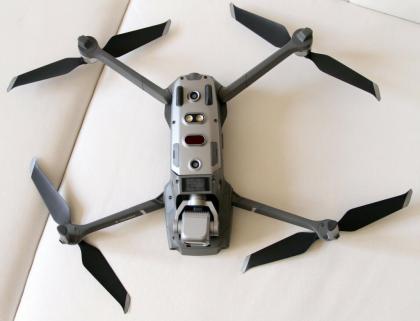 DJI Mavic 2 Pro Drohne mit Smart Controller und Fly More Kit