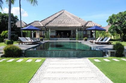 Ferienhaus auf Bali, 2-10 Personen Luxusvilla mit eigenem Pool am Strand in Lovi