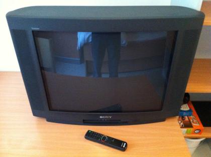 Sony Triniton Fernseher inklusive originaler Sony-Fernbedienung!