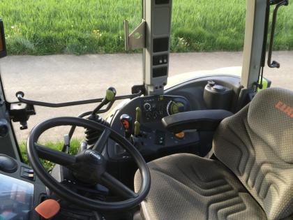 CLAAS Ares 557