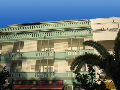 Apt. Delphinos an der Uferpromenade von Puerto Naos auf La Palma