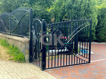 ZÄUNE, TORE, GELÄNDER AUS POLEN