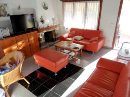 Haus mit Privater Pool! Gemauerter Außengrill! Garage! Meerblick, für 4-12(15) P