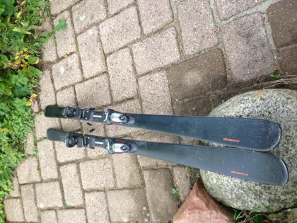 1 Paar Carving-Skier