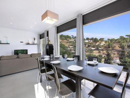 Traumurlaub 2026: Modernes Ferienhaus an der Costa Brava privater Pool mieten