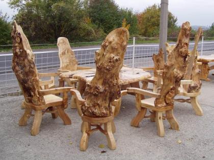 Kleinanzeige Rustikale Holzmöbel, Garnituren für Garten, Terrasse!