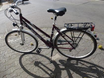(2) 24 Gang 28 Zoll Gabel u Sattel gefedert mit Nabendynamo