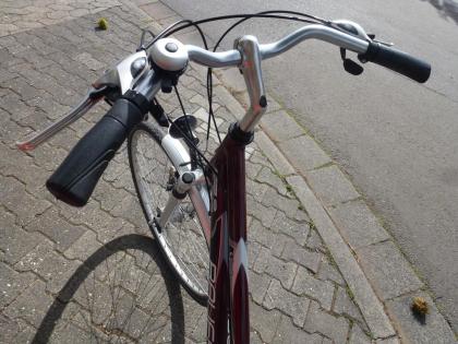 (2) 24 Gang 28 Zoll Gabel u Sattel gefedert mit Nabendynamo
