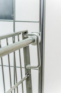 Gitter- Rollcontainer KM für Wäschelogistik in Krankenhäusern.