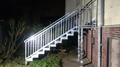Metallzaun, Metalltreppen, Tor aus Polen, mit Montage Treppen nach Mass