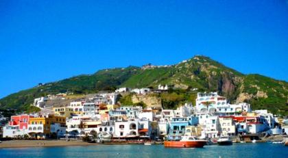 Ferienwohnung mit privater Terrasse in Villa Insel Ischia bei Neapel