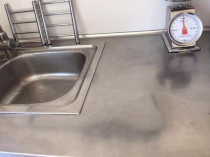 Verschenke Edelstahl-Küchen-Arbeitsplatte