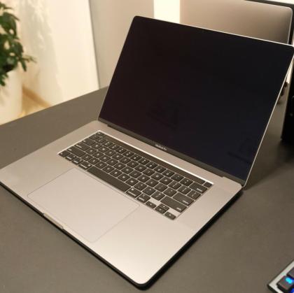 Apple MacBook Pro 16