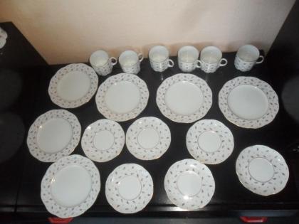 Rosenthal Classic Monbijou Blütenteppich mit Goldrand