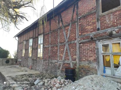 Grundstück mit renovierungsbedürftigem Haus zu verkaufen Preis VH
