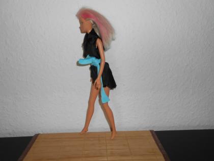 Barbie Puppe mit Strandkleid Mattel Spielzeug