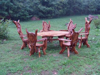 Gartenmöbel, Garnituren aus Massivholz, Massivholzmöbel, Tische, Stühle, Bänke