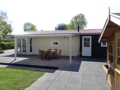 Mobilheim Mieten am Wasser in Holland ( nahe Arnheim ) mit Jachthafen !