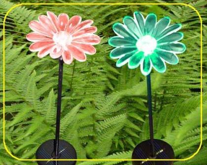 Stableuchte Solar Blume mit LED-Farbwechsel