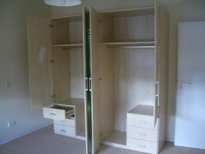 Kleiderschrank ( hell / neuwertig )