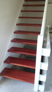 Treppen, Holztreppen, Massivholztreppen aus Polen, Buchetreppen, Eichetreppen, E