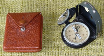Original-Bézard Kompass mit Lederetui