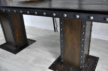 ESSTISCH im INDUSTRIEDESIGN – Massivholz, Shabby Tisch Stahltisch Säulentisch