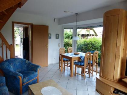 Strandnahes Ostsee-Ferienhaus Ostwind mit Terrasse und Internet