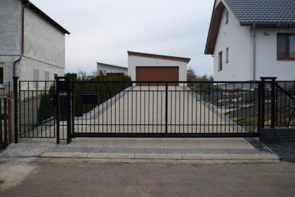 Metallzaun aus Polen Schmiedeeisen Schiebetor Elektrisch Hoftor