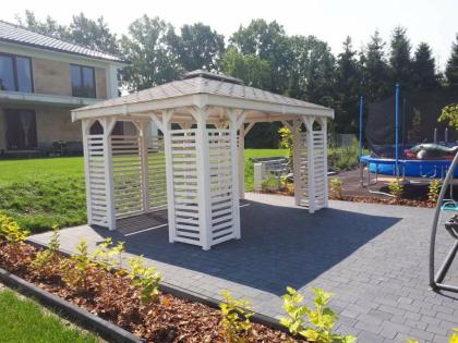 GARTEN HOLZHAUS MIT IMPRÄGNIERUNG PAVILLON BITUMENSCHINDELN CIECHANOW 3, 5x4, 5m