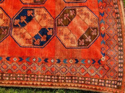 Orientteppich von Nomaden 18. Jh. T083