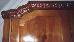 Jugendstil-Schrank Kirschbaum