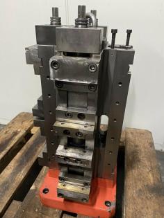 Spannturm Schraubstock NC Spanner Allmatic CNC Fräsmaschine