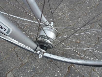 (1) 8 Gang Rücktrittsbremse 28 Zoll Rh 50 Gabel u Sattel gefedert