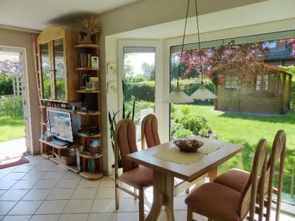 Strandnahes Ostsee-Ferienhaus Westwind mit Garten und Internet