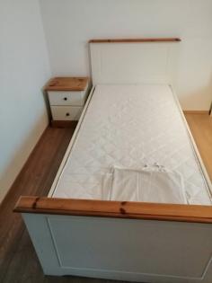 Doppelbett 180x200 cm Massivholz, Kiefer weiß/eiche farbig mit Nachttischen und 